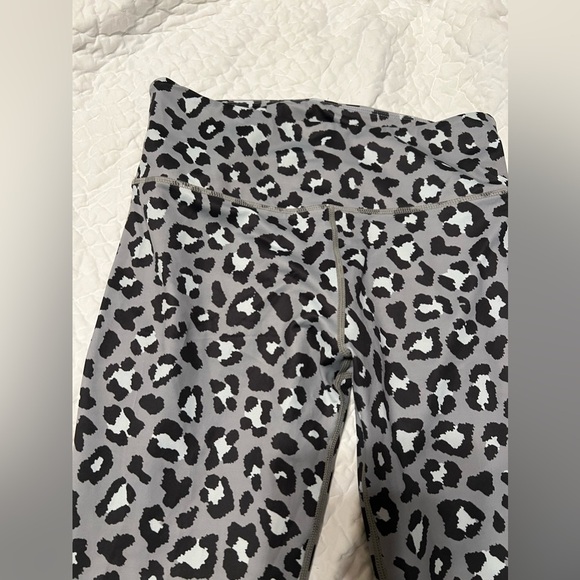 Cheetah print workout athletic pants - Picture 3 of 3